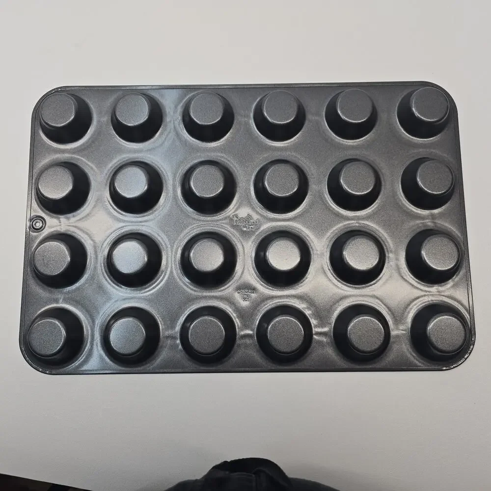 Pampered Chef Mini Muffin Cupcake Tart Pan 24 Hole #1606 Non Stick